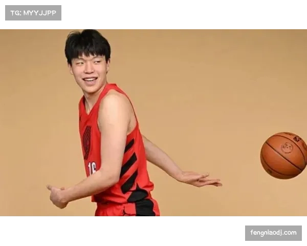 杨瀚森代表开拓者二次登场 对阵马刺抢下一篮板